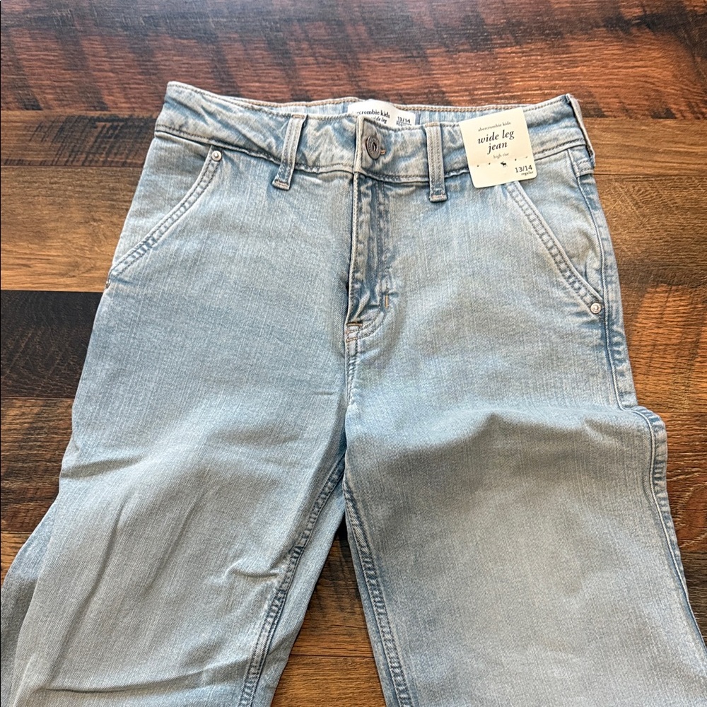 NWT Abercrombie Light Blue Denim Jeans